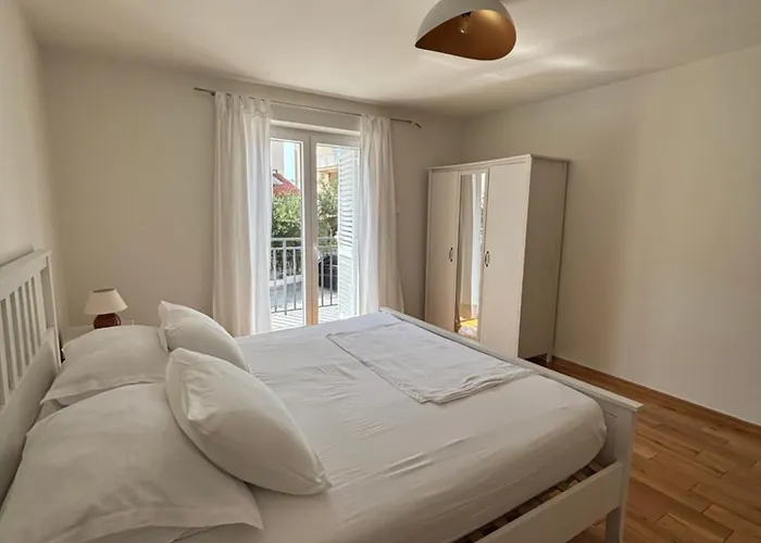 Antonia * 마카르스카