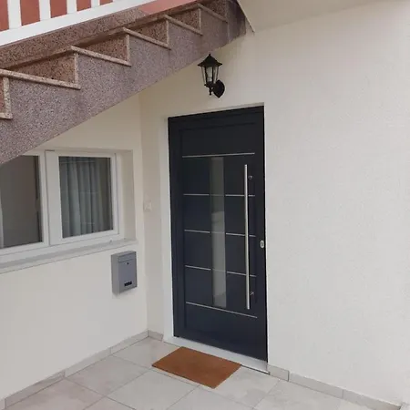 Antonia * Μακάρσκα